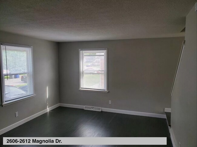 Building Photo - 2606 Magnolia Dr