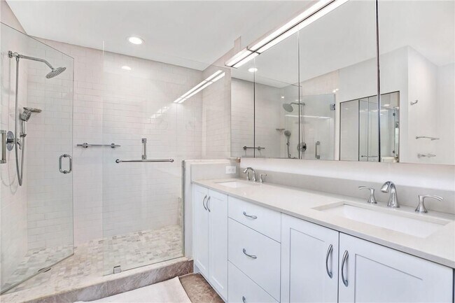 Foto del edificio - 4106 Carriage Dr