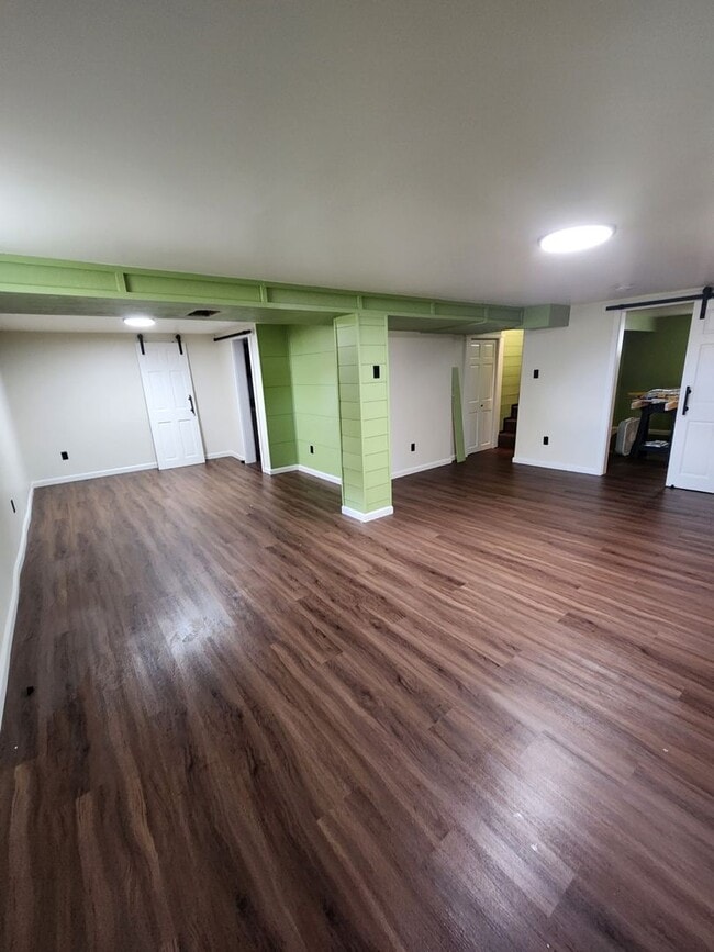 Building Photo - Cozy two bedroom one bath and Hancock scho...
