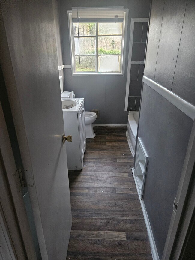 Building Photo - 2401 Coronet Pl