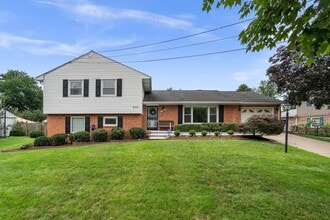 Building Photo - 2521 Shanandale Dr