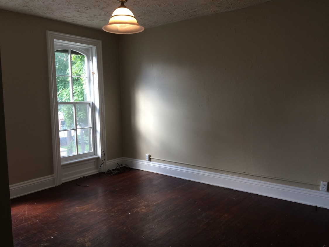 Primary Photo - 328 E 8th St