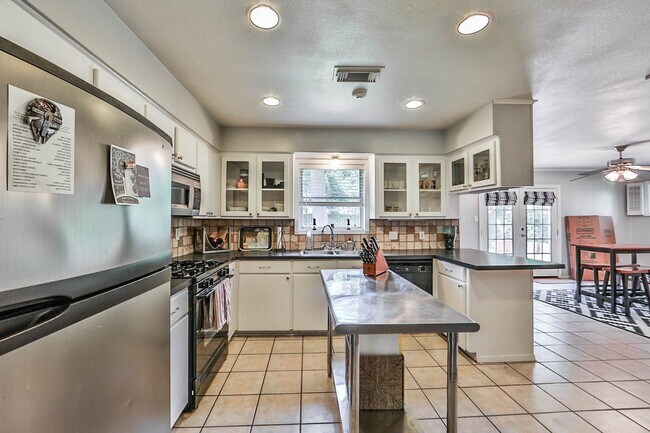 Foto del edificio - 5511 Kinglet St