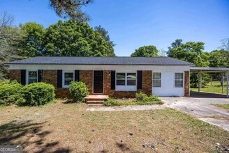 Building Photo - 427 Gun Club Rd