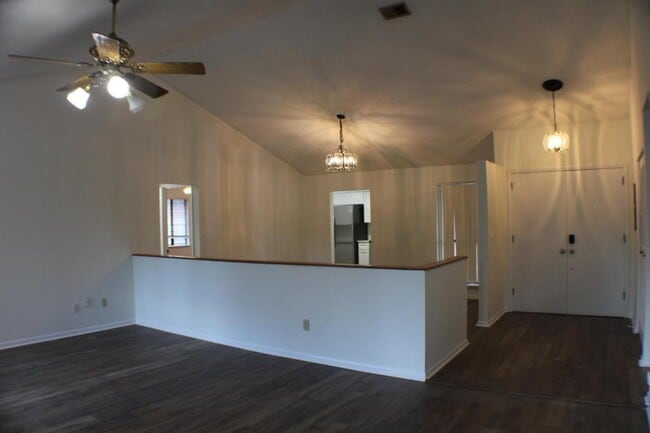 Building Photo - 10315 Elizabeth Falls Dr