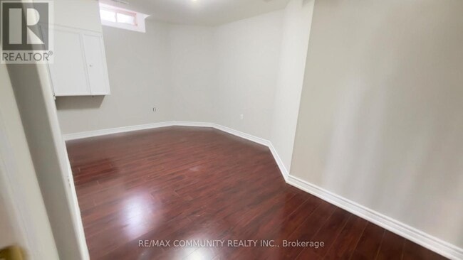 Building Photo - 21 Hoptree Ave