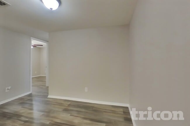 Building Photo - 3601 W Country Gables Dr