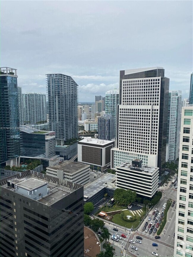Building Photo - 951 Brickell Ave