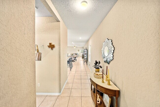 Foto del edificio - Custom Deck, Custom Closet, Custom Kind of Living