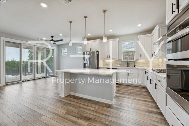 Foto del edificio - 603 Double Lp St