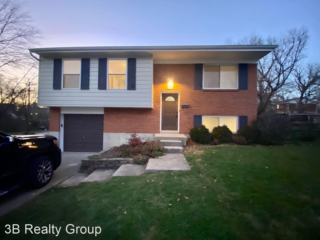 Primary Photo - 3 br, 1.5 bath House - 391 Viscount Dr.