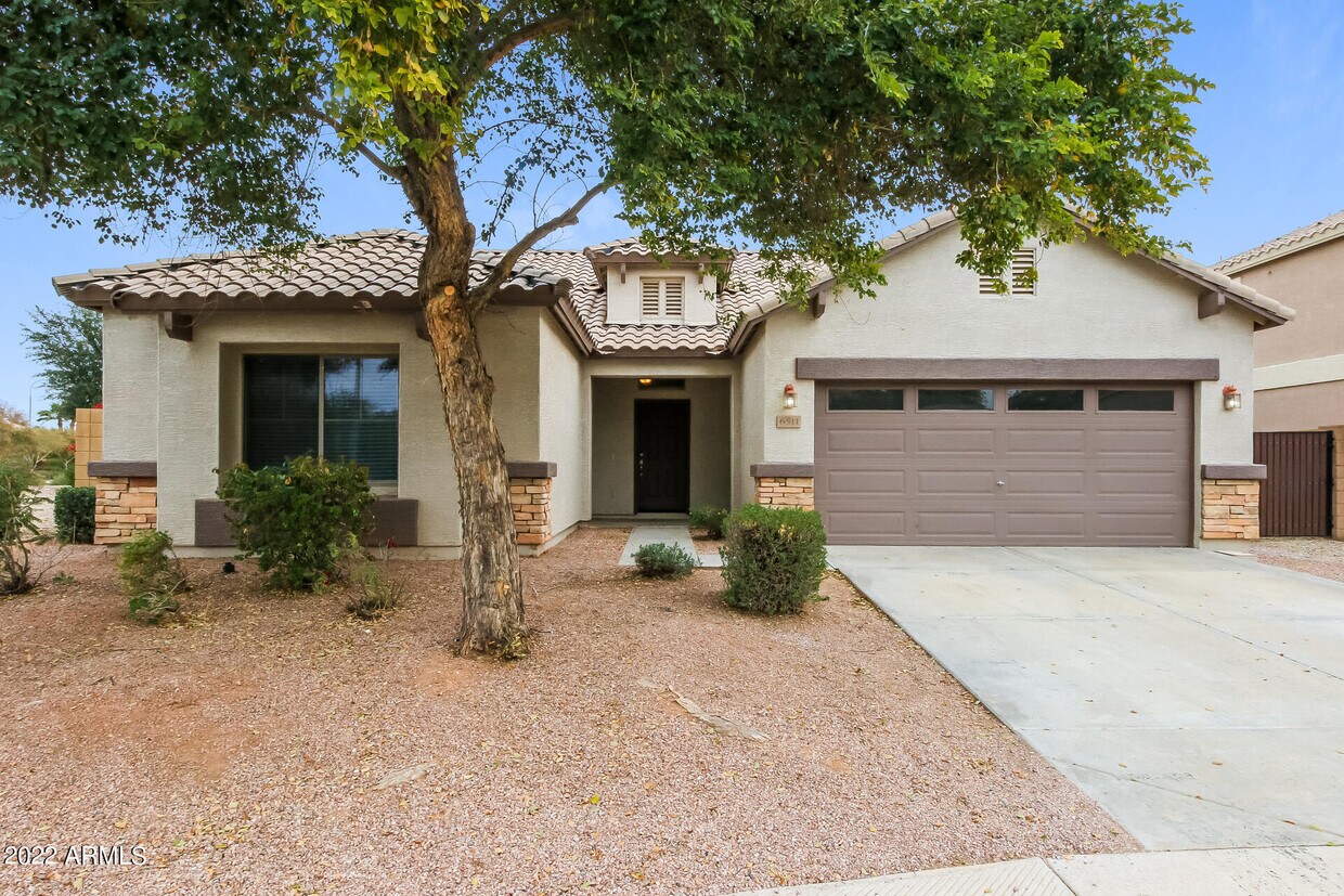 Primary Photo - 6511 S Emerald Dr