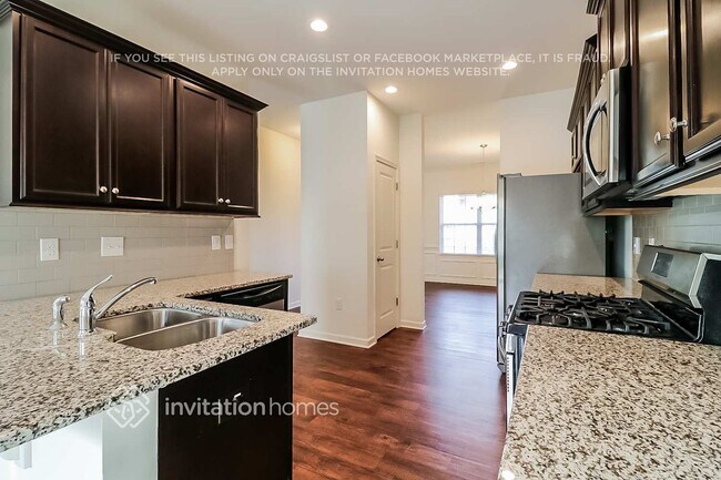 Building Photo - 200 Gaillardia Way