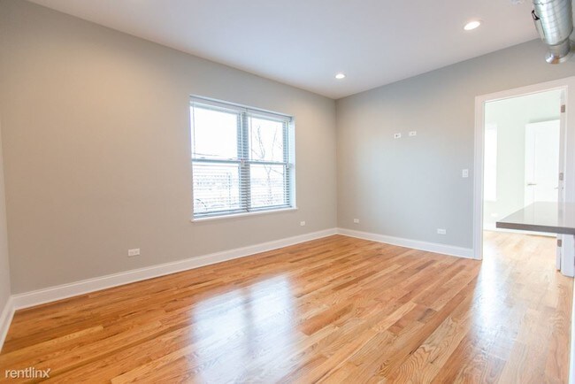 Building Photo - 2 br, 2 bath Apartment - 4901 S Champlain Ave