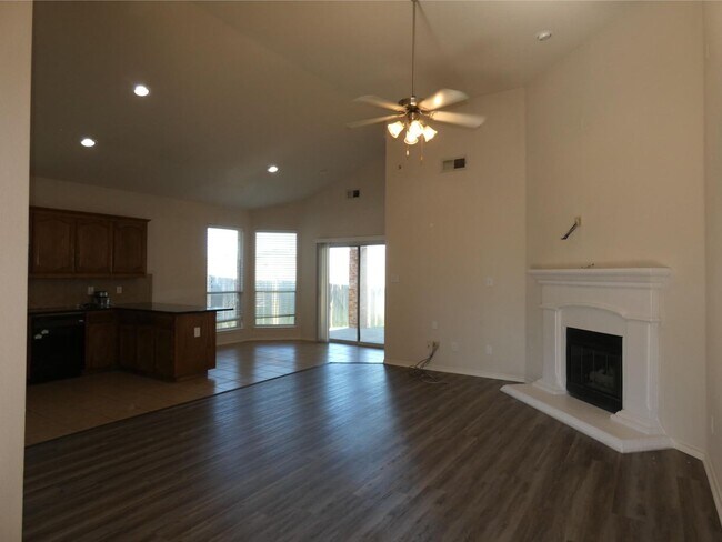 Building Photo - 12853 Danville Dr
