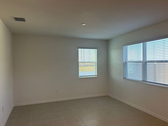 Foto del edificio - Spacious Corner Unit 3BR/2.5BA Townhome in Kissimmee!