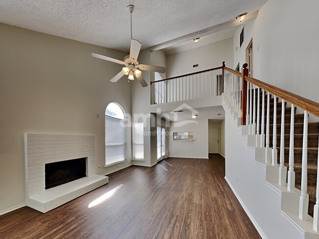 Foto del edificio - 830 Greenridge Dr