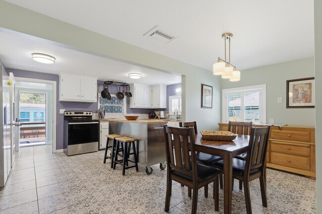 Foto del edificio - 587 Dixie Hwy