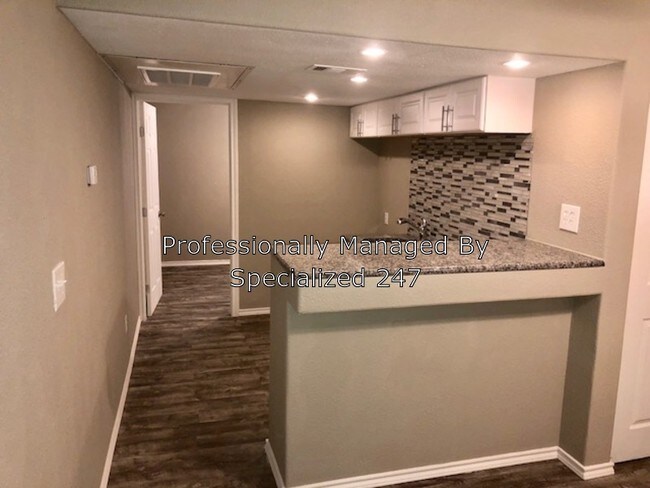 Foto del edificio - 1607 N Carroll Ave