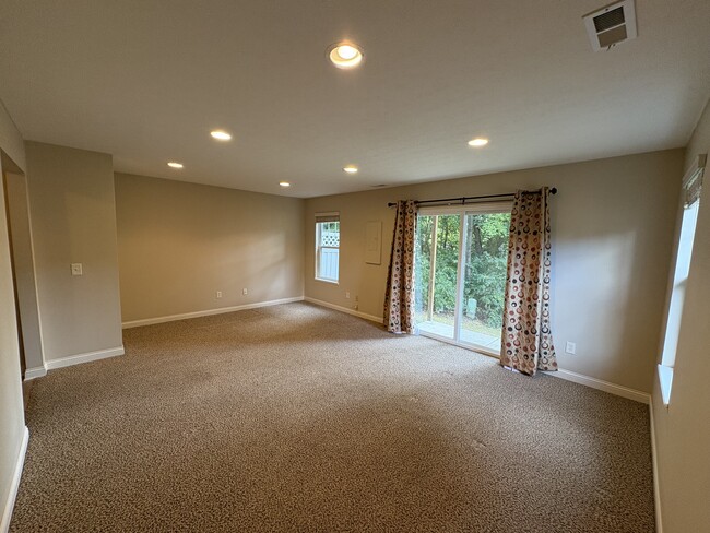Building Photo - 2793 Acarie Dr