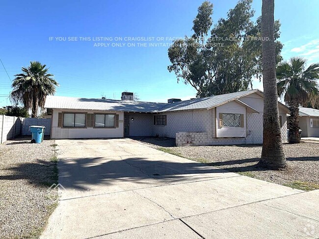 Building Photo - 4136 W Claremont St