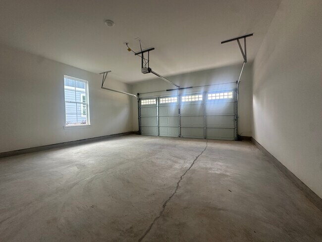 Foto del edificio - 1541 Lake Dr