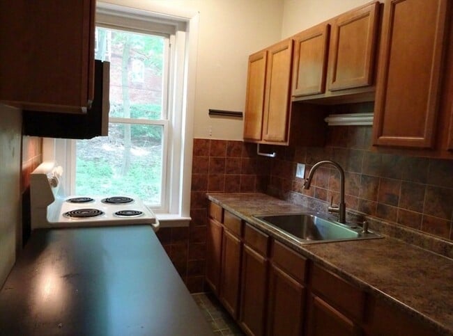 Photo - 15 University Rd Apartment