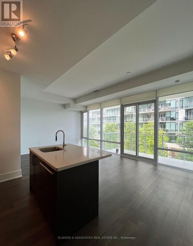 Building Photo - 29 Queens Quay E