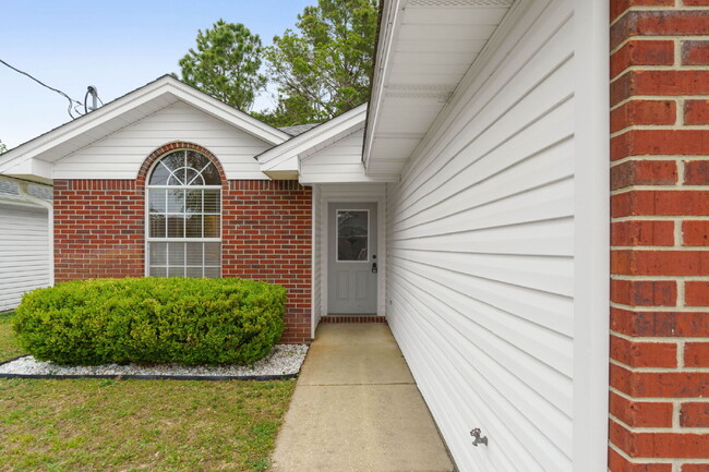 Foto del edificio - 1911 Summer Hills Ln