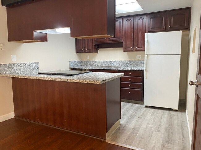 Building Photo - 6834 Trovita Way