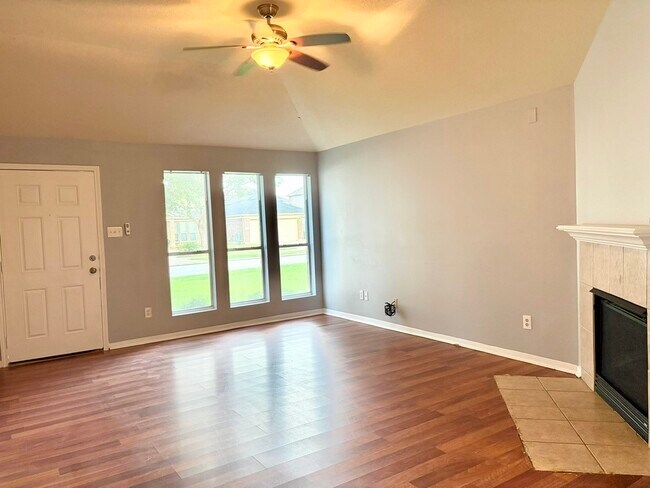 Foto del edificio - 3203 Barkers Crossing Ave
