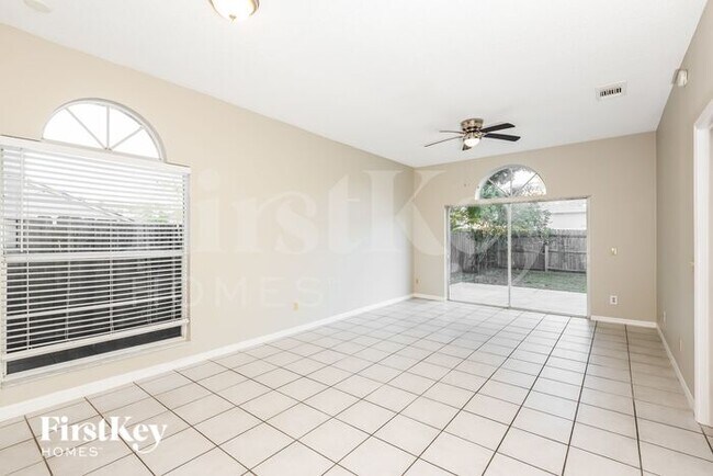 Foto del edificio - 1047 Whittier Cir