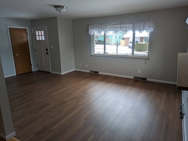 Building Photo - 1633 Smith Pl