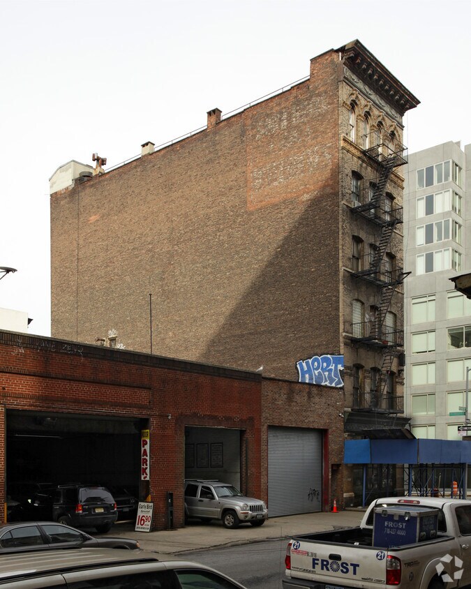 Building Photo - 440 Washington St