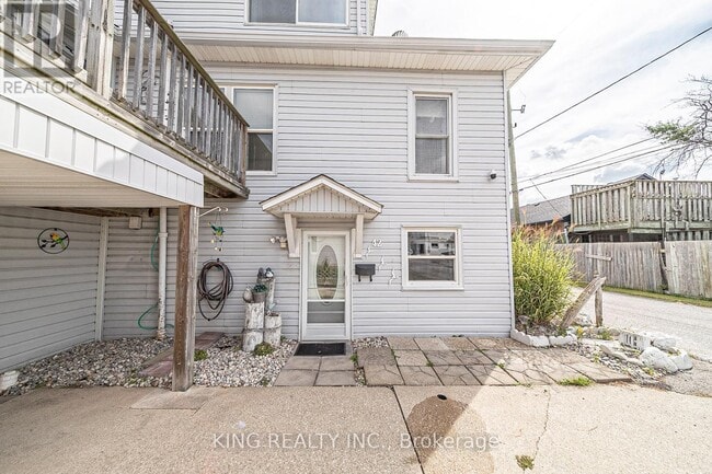 Building Photo - 42 Wahneta Ave