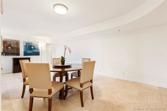 Foto del edificio - 2843 S Bayshore Dr
