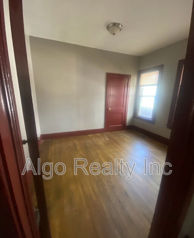 Foto del edificio - 3522 N Bryant Ave