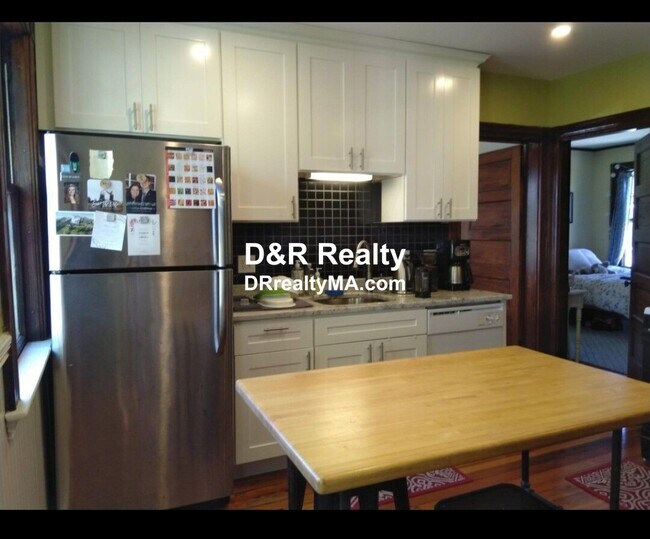 Foto del edificio - 19 Edward T Sullivan Rd