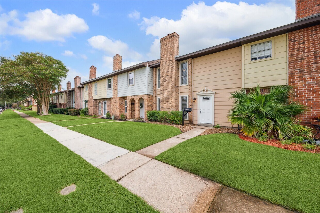Building Photo - 1428 Silverpines Rd