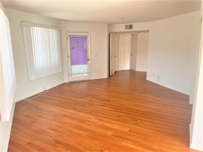 Foto del edificio - 3119 Foothill Blvd