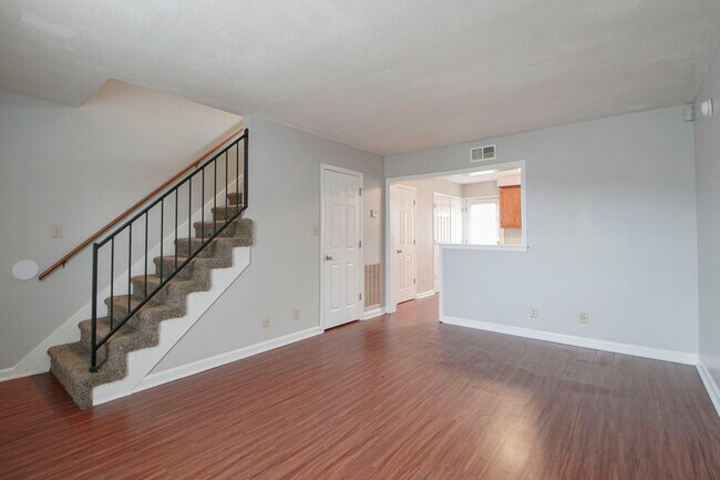 Foto del edificio - 363 Peabody Dr