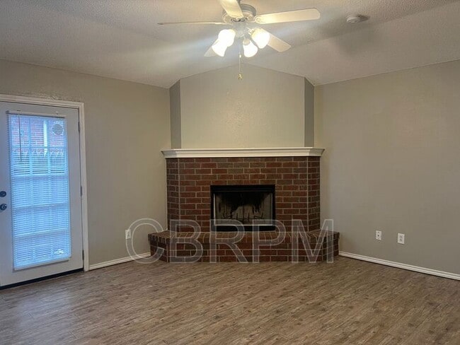 Building Photo - 2417 87th