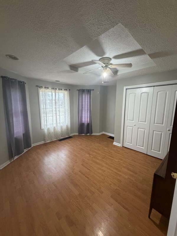 Foto del edificio - 3037 Meredith Ave