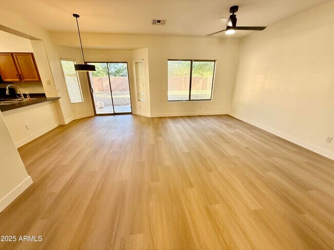 Building Photo - 21143 E Roundup Way