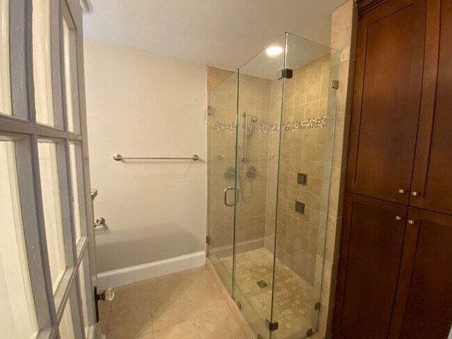 Building Photo - Charming Home In the Avenues Remodeled!!!