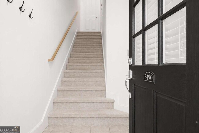 Foto del edificio - 5490 Glenridge Park NE