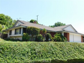 Building Photo - 2346 Sarandi Grande Dr