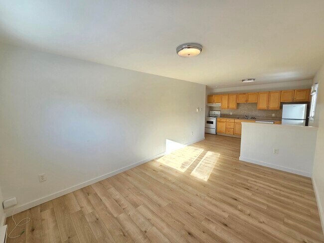 Building Photo - 355 Prince St