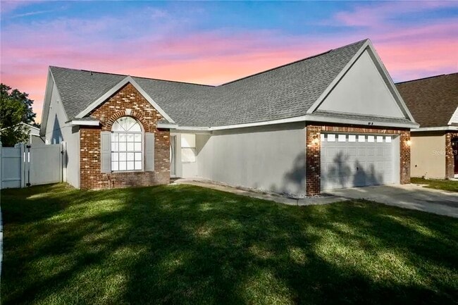 Photo - 1122 Woodflower Way House
