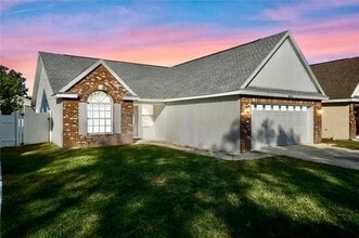 Building Photo - 1122 Woodflower Way